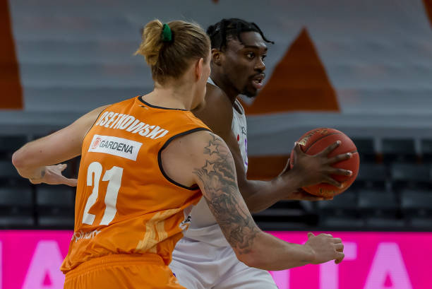 略和财务运 略和财务运